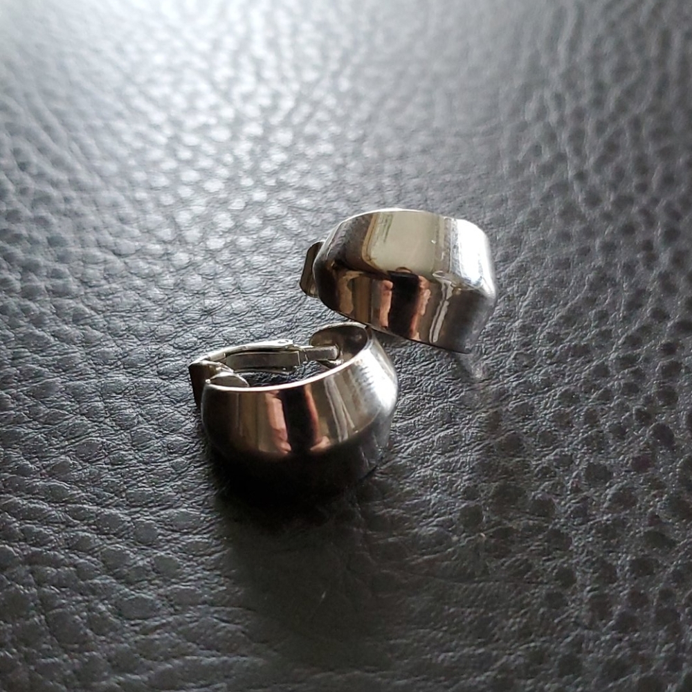 VTG L.H. Segal clip on hoop earrings